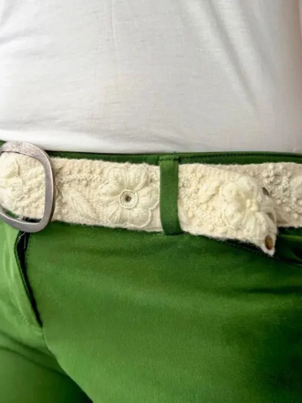 Artesana Love - Blanca Flor Wide Embroidered Wool Belt